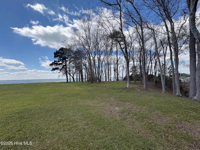 16 Wax Myrtle Court, Minnesott Beach, NC 28510