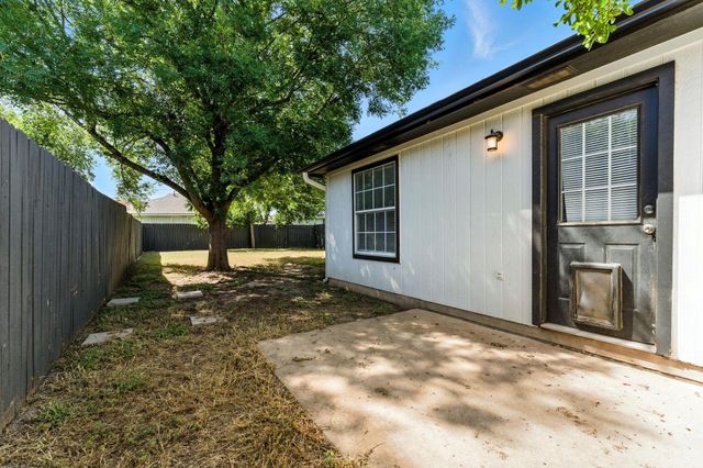 501/503 Texas Ave, Round Rock, TX 78664