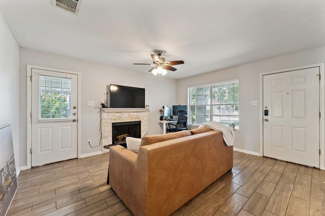 501/503 Texas Ave, Round Rock, TX 78664