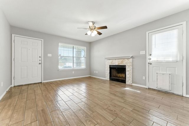 501/503 Texas Ave, Round Rock, TX 78664