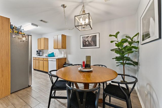 501/503 Texas Ave, Round Rock, TX 78664