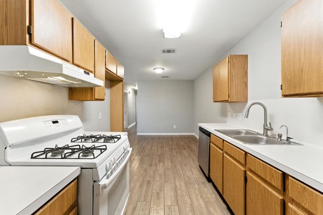 501/503 Texas Ave, Round Rock, TX 78664