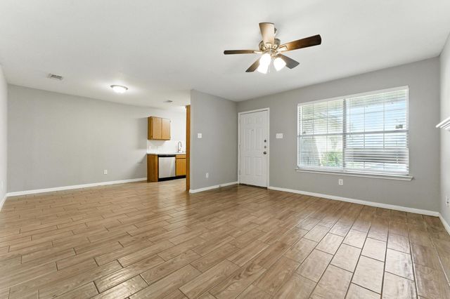 501/503 Texas Ave, Round Rock, TX 78664