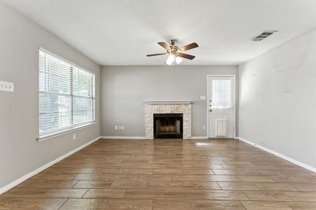 501/503 Texas Ave, Round Rock, TX 78664