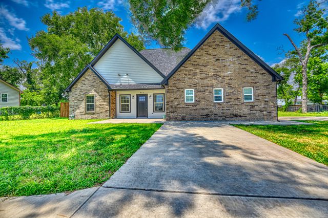 914 S Frances Street, Terrell, TX 75160