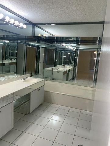 3600 Mystic Pointe Drive 314, Aventura, FL 33180