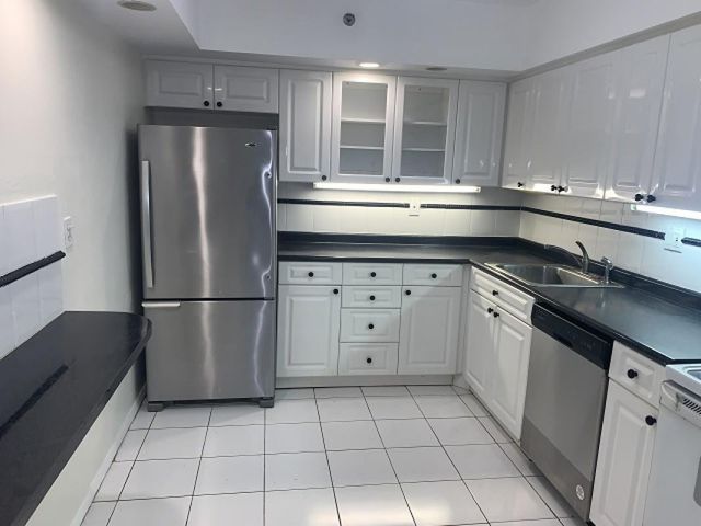 3600 Mystic Pointe Drive 314, Aventura, FL 33180