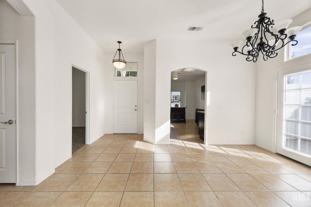 10503 Petalo Drive, Bakersfield, CA 93311