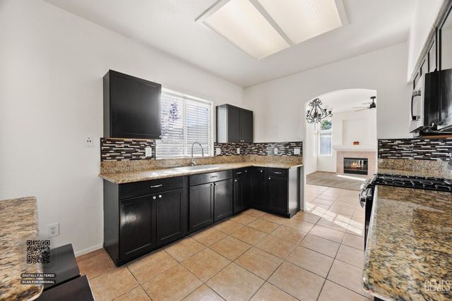 10503 Petalo Drive, Bakersfield, CA 93311