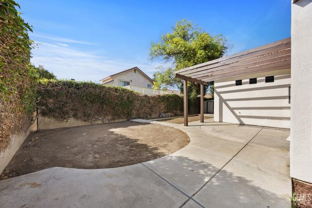 10503 Petalo Drive, Bakersfield, CA 93311