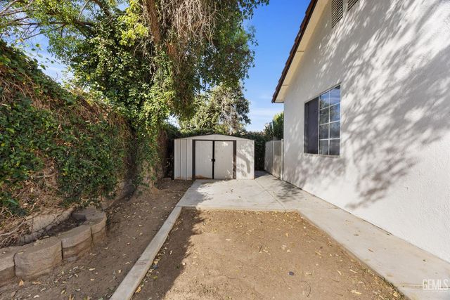 10503 Petalo Drive, Bakersfield, CA 93311