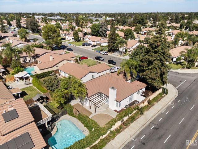 10503 Petalo Drive, Bakersfield, CA 93311