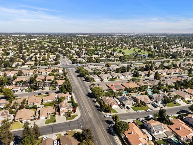 10503 Petalo Drive, Bakersfield, CA 93311