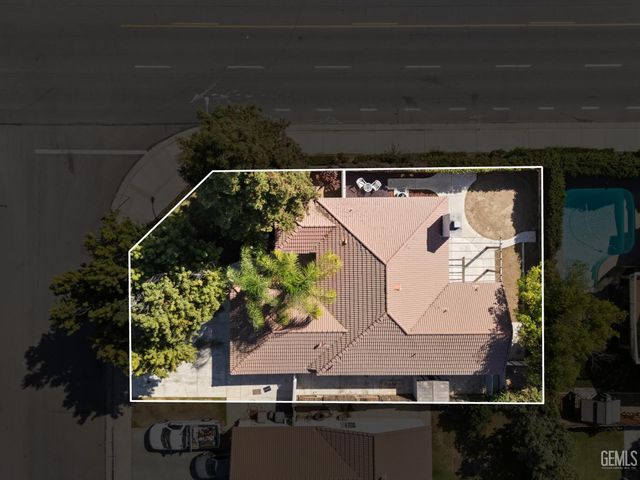 10503 Petalo Drive, Bakersfield, CA 93311