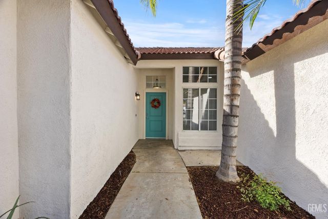 10503 Petalo Drive, Bakersfield, CA 93311
