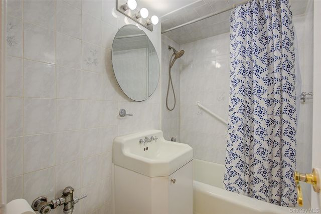 35-51 85 Street 2c, Jackson Heights, NY 11372
