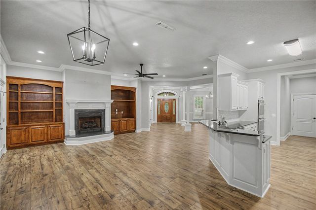 2104 Caribou Lane, Elm Springs, AR 72762