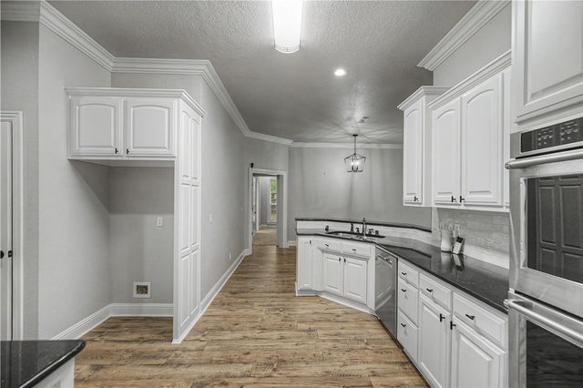 2104 Caribou Lane, Elm Springs, AR 72762
