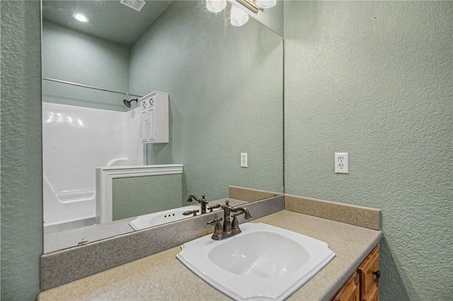 2104 Caribou Lane, Elm Springs, AR 72762
