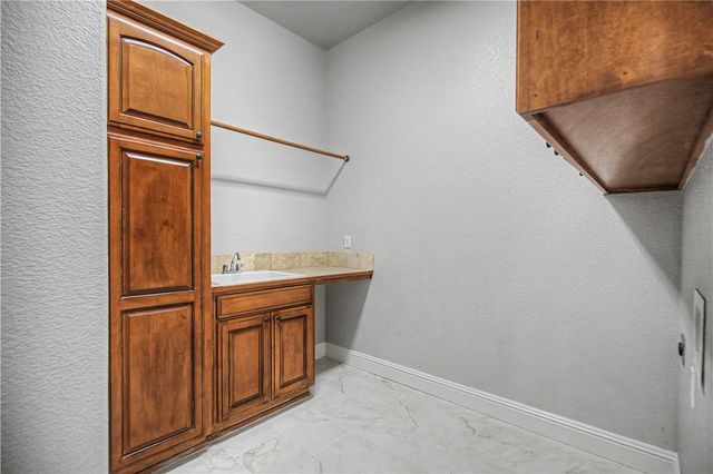 2104 Caribou Lane, Elm Springs, AR 72762