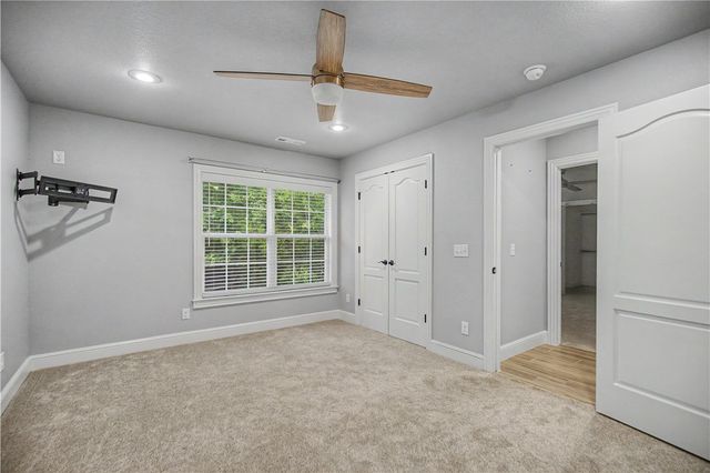 2104 Caribou Lane, Elm Springs, AR 72762