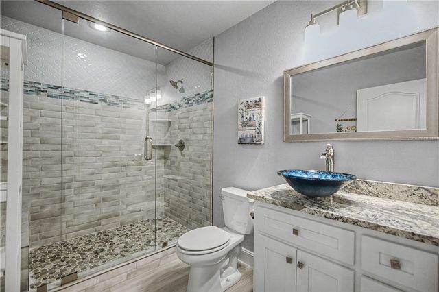 2104 Caribou Lane, Elm Springs, AR 72762