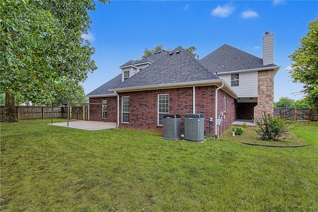 2104 Caribou Lane, Elm Springs, AR 72762
