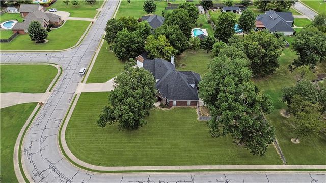 2104 Caribou Lane, Elm Springs, AR 72762