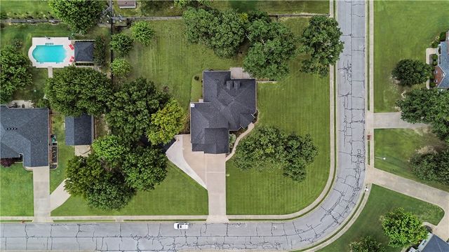 2104 Caribou Lane, Elm Springs, AR 72762