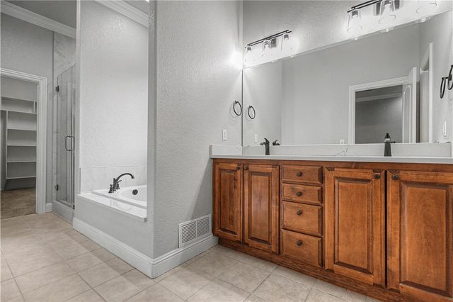 2104 Caribou Lane, Elm Springs, AR 72762