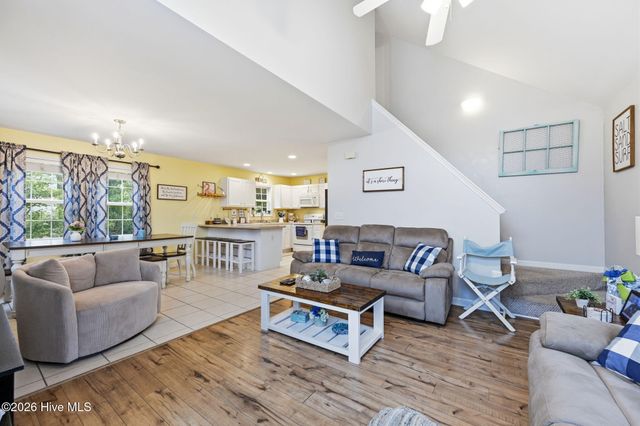 805 Driftwood Drive, Hampstead, NC 28443