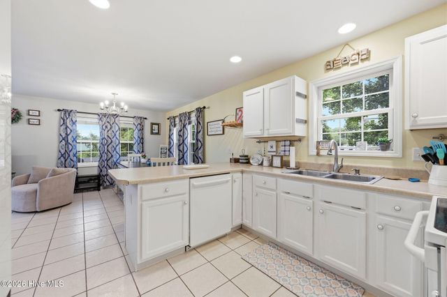 805 Driftwood Drive, Hampstead, NC 28443