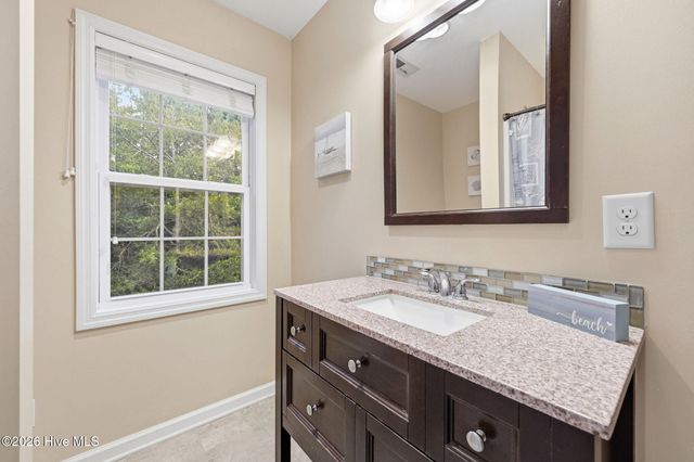 805 Driftwood Drive, Hampstead, NC 28443