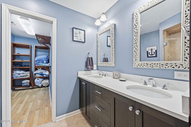 805 Driftwood Drive, Hampstead, NC 28443