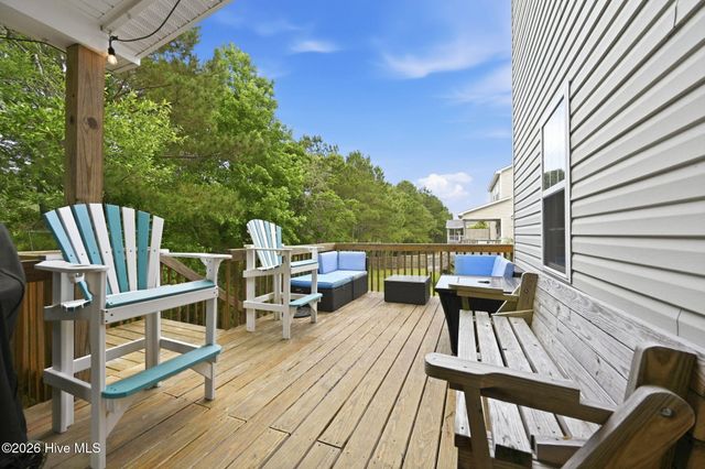 805 Driftwood Drive, Hampstead, NC 28443