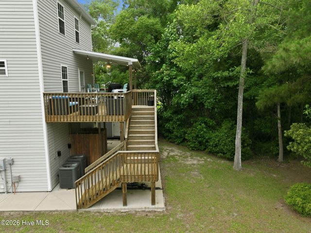 805 Driftwood Drive, Hampstead, NC 28443
