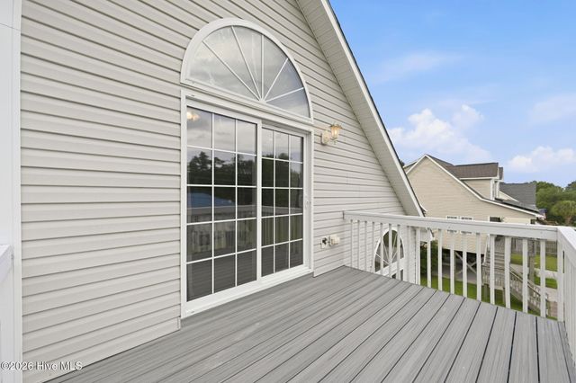 805 Driftwood Drive, Hampstead, NC 28443