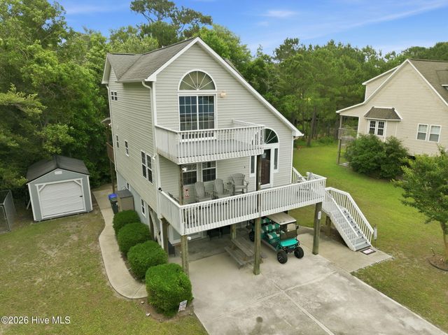 805 Driftwood Drive, Hampstead, NC 28443