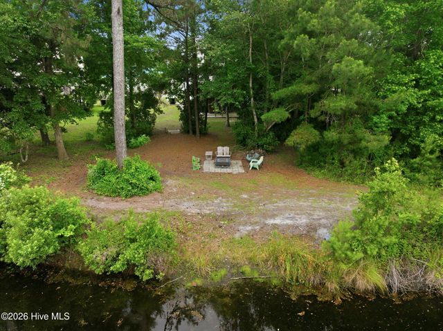 805 Driftwood Drive, Hampstead, NC 28443