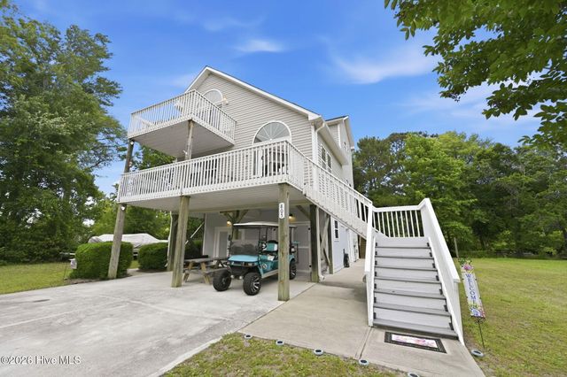 805 Driftwood Drive, Hampstead, NC 28443