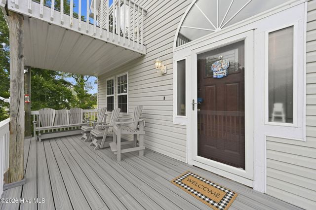 805 Driftwood Drive, Hampstead, NC 28443
