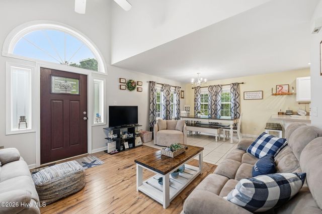 805 Driftwood Drive, Hampstead, NC 28443