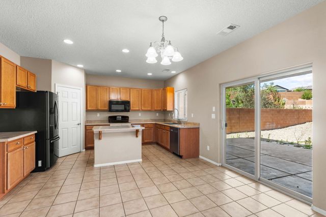 232 Loma Linda Loop NE, Rio Rancho, NM 87124