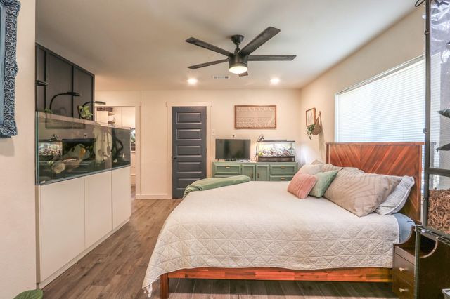 2575 Cliff Drive, Dickinson, TX 77539