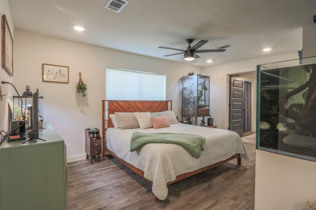 2575 Cliff Drive, Dickinson, TX 77539