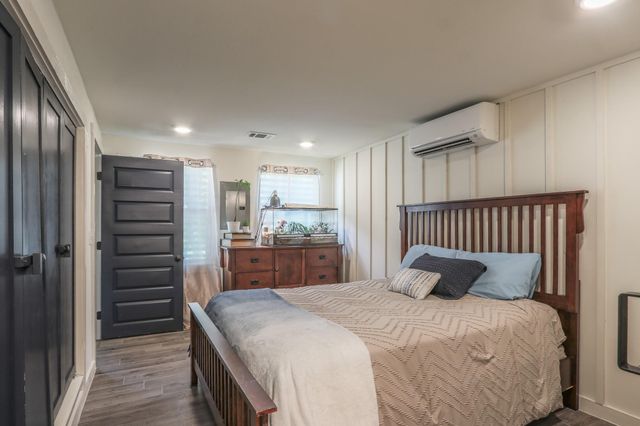 2575 Cliff Drive, Dickinson, TX 77539