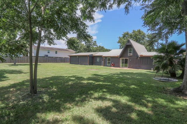 2575 Cliff Drive, Dickinson, TX 77539