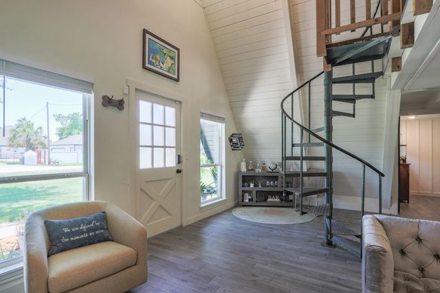 2575 Cliff Drive, Dickinson, TX 77539