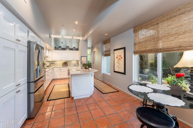 10063 E GRAYTHORN Drive, Scottsdale, AZ 85262