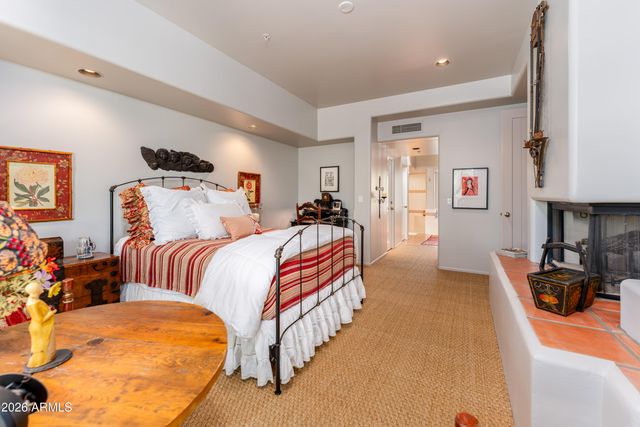 10063 E GRAYTHORN Drive, Scottsdale, AZ 85262